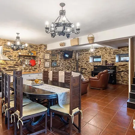 Casas Da Chica Com Piscina, Arouca * Espiunca