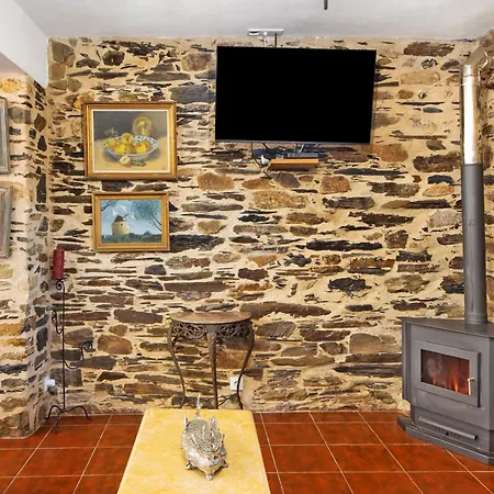 Nyaraló Casas Da Chica Com Piscina, Arouca *