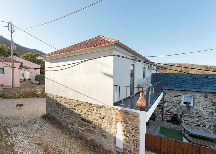 Casas Da Chica Com Piscina, Arouca Casa vacanze *