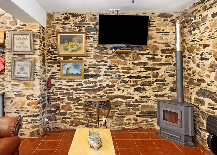 펜션 Casas Da Chica Com Piscina, Arouca *